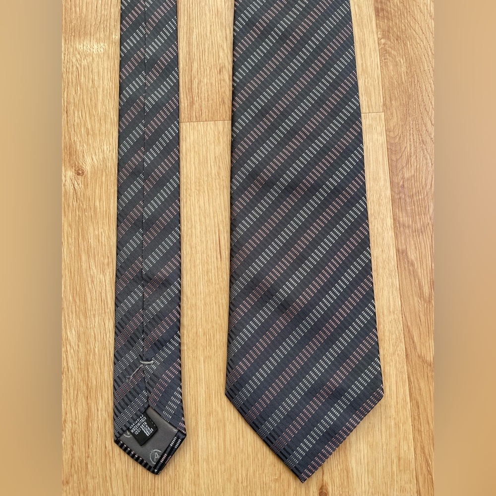 Giorgio Armani Gray Pink Striped Tie 100% silk
